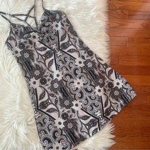 Prana Quinn Dress Size Small Black & White Paisley Floral Strappy Athletic